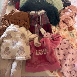 Baby girl’s 3-6 month bundle 10 pieces